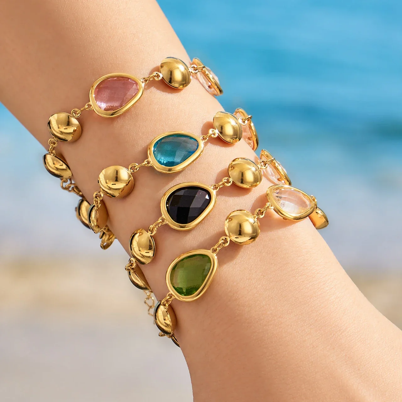 Jewelry Set with Teardrop Crystals, Ball Beads & Gold-Plated Steel