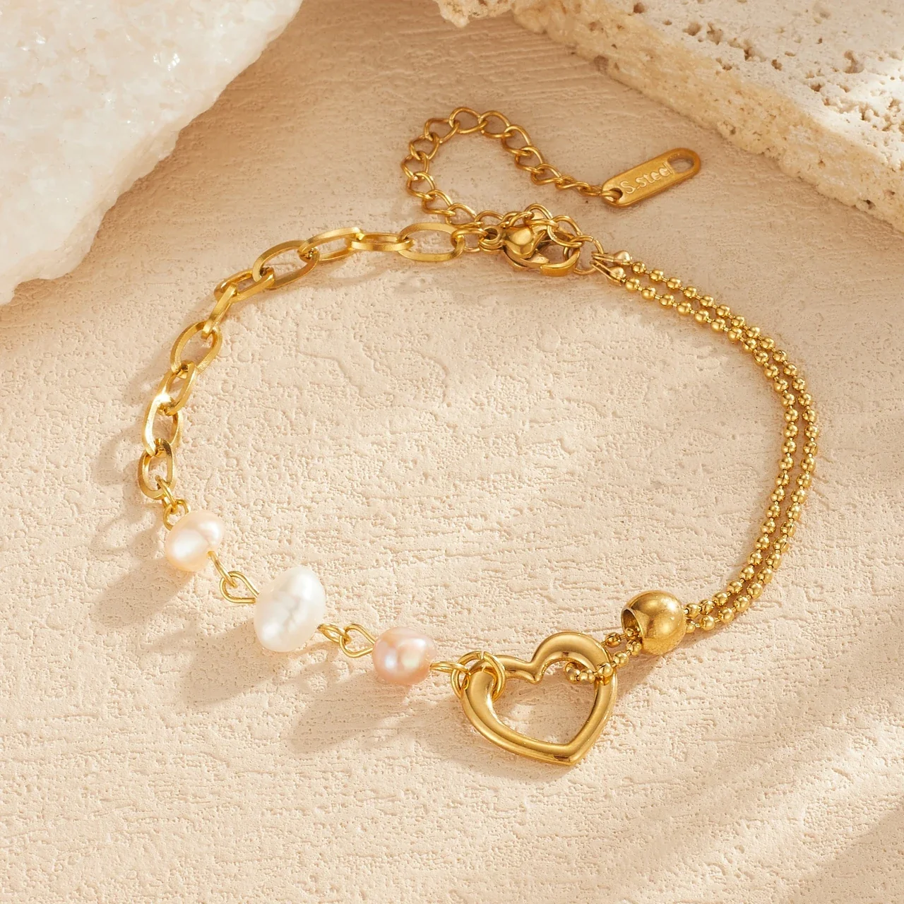 Bracelet with Baroque Pearls, Open Heart & Gold-Plated Steel