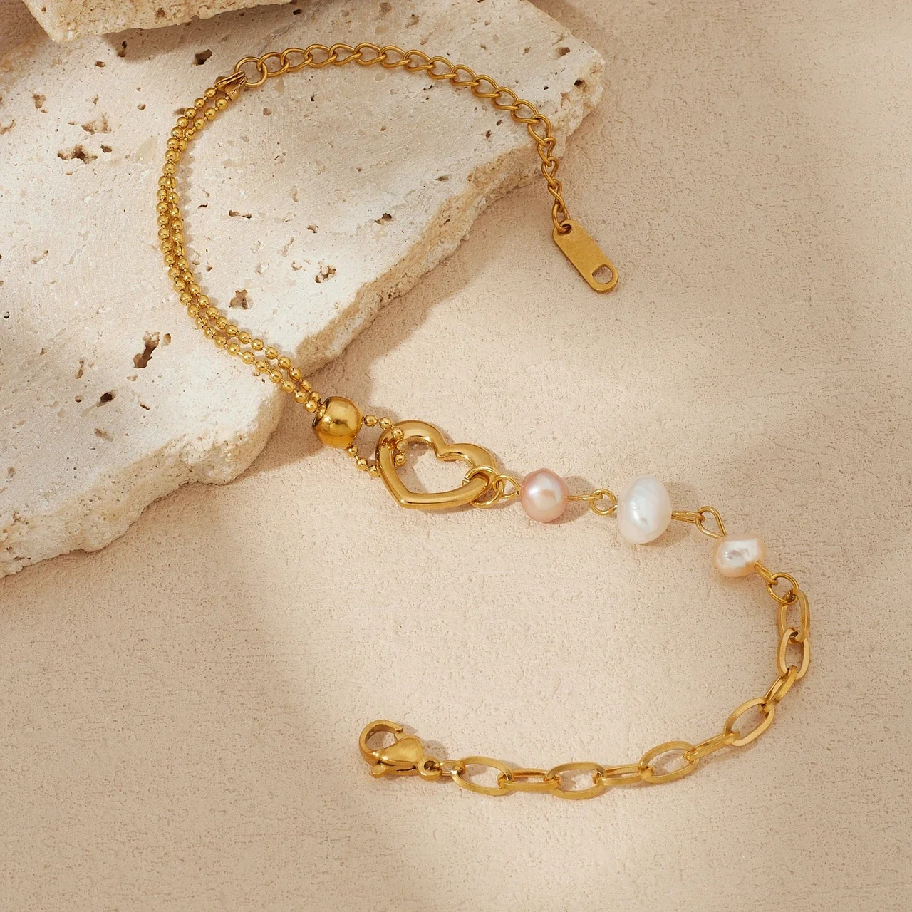Bracelet with Baroque Pearls, Open Heart & Gold-Plated Steel