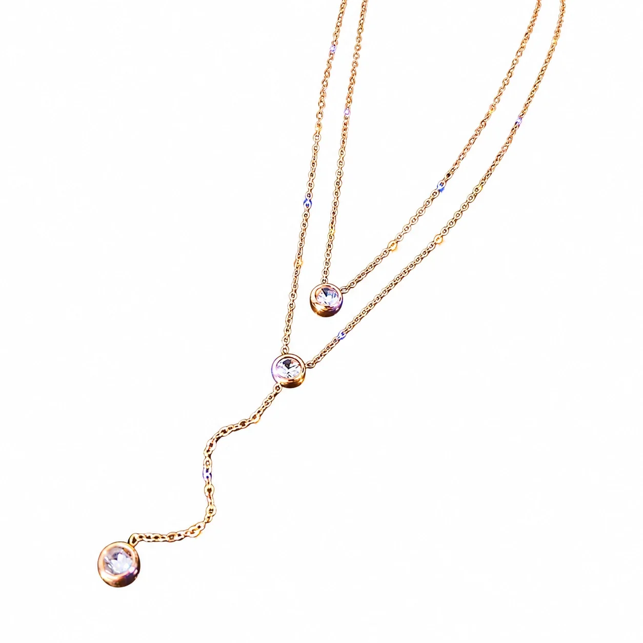 Gelaagde ketting met drie kristallen in kastzetting van roestvrij staal productfoto