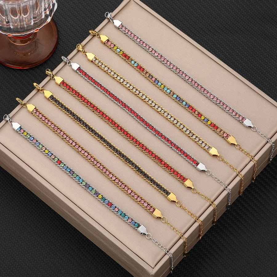 Foto del producto: Pulsera de cadena con fila de circonitas redondas y bordes grumete, acero inoxidable