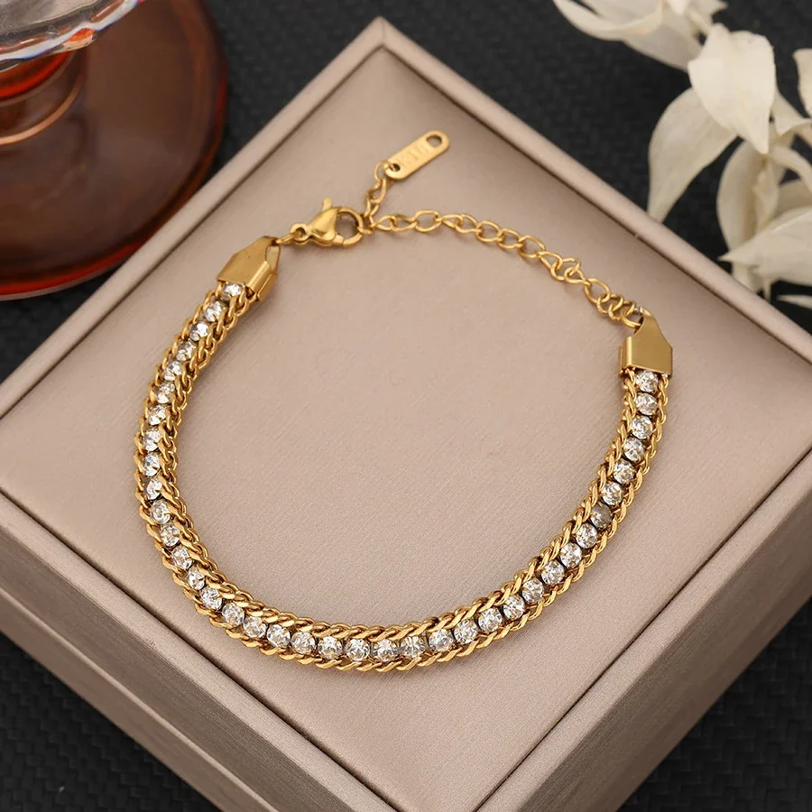 Foto del producto: Pulsera de cadena con fila de circonitas redondas y bordes grumete, acero inoxidable