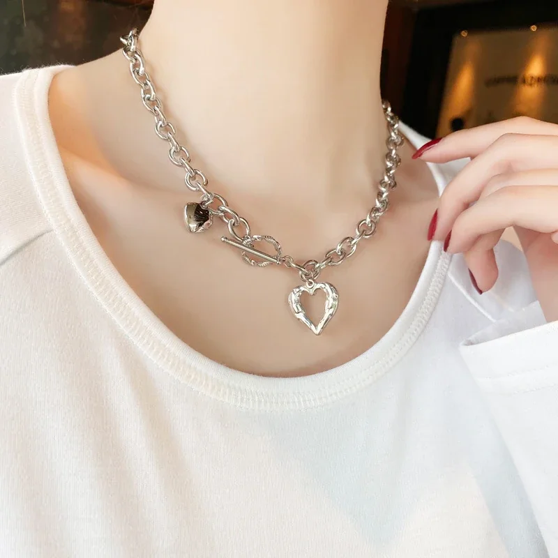 Foto prodotto: Textured Heart Chain Necklace with T-Bar, Gold-Plated Stainless Steel