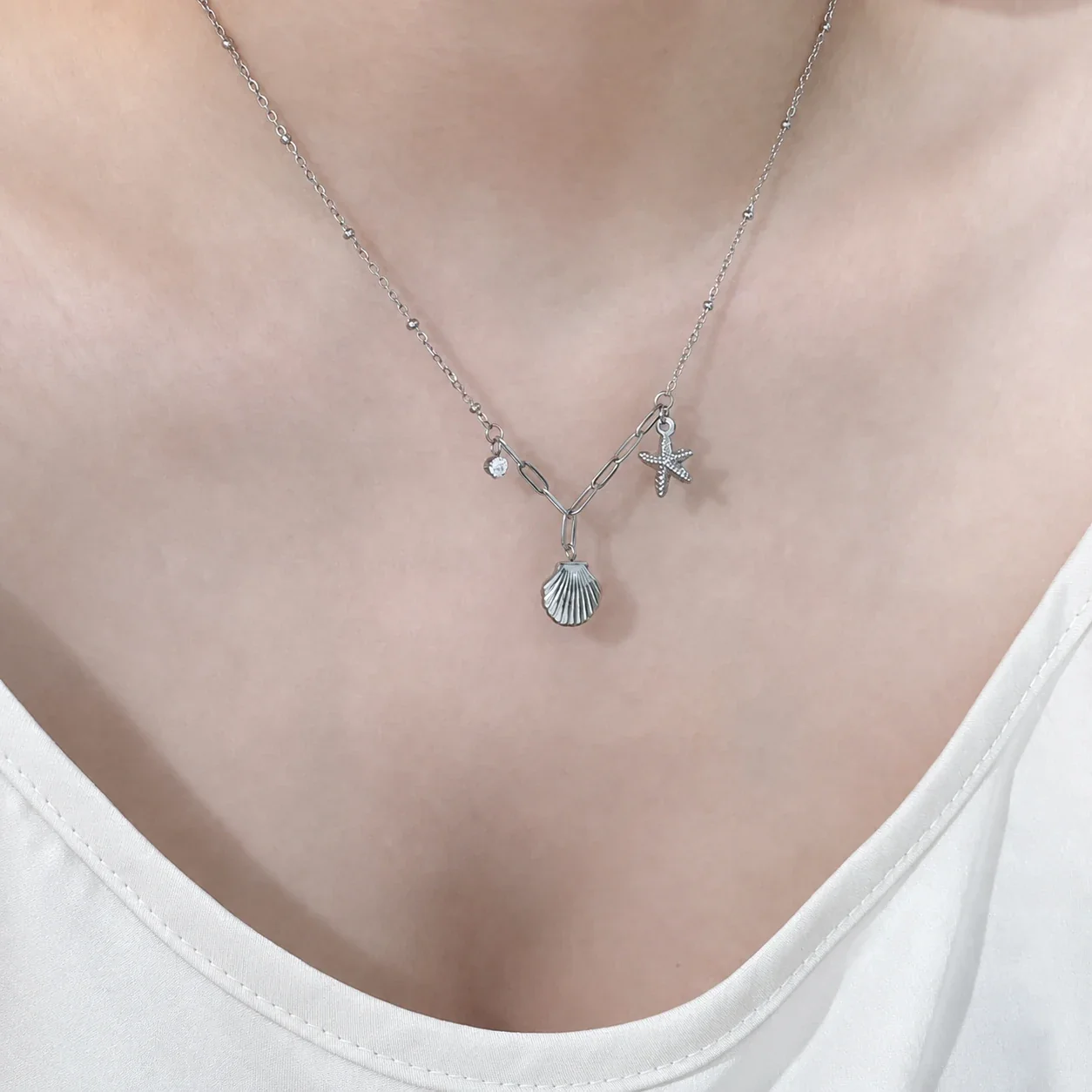 Coastal Gold-Plated Shell Starfish Paperclip Necklace