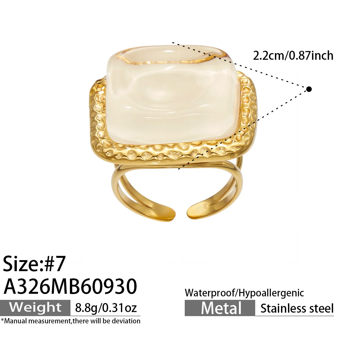 Foto del producto: Anillo de acero chapado en oro con cabujón cuadrado de resina y textura martillada