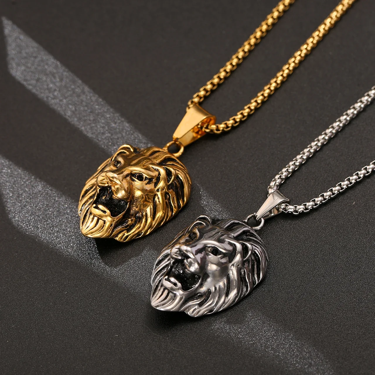 Foto del producto: Collar para hombre con colgante de cabeza de león, acero inoxidable, acabado chapado