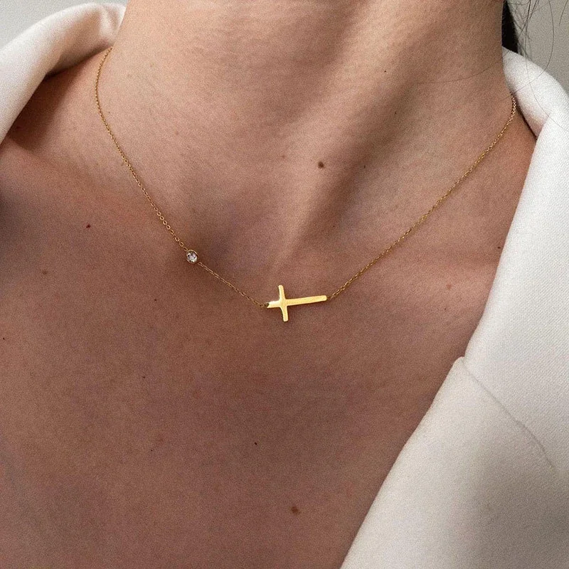 Ketting met Kruishanger en Kastgezet Kristal, 18K Verguld productfoto