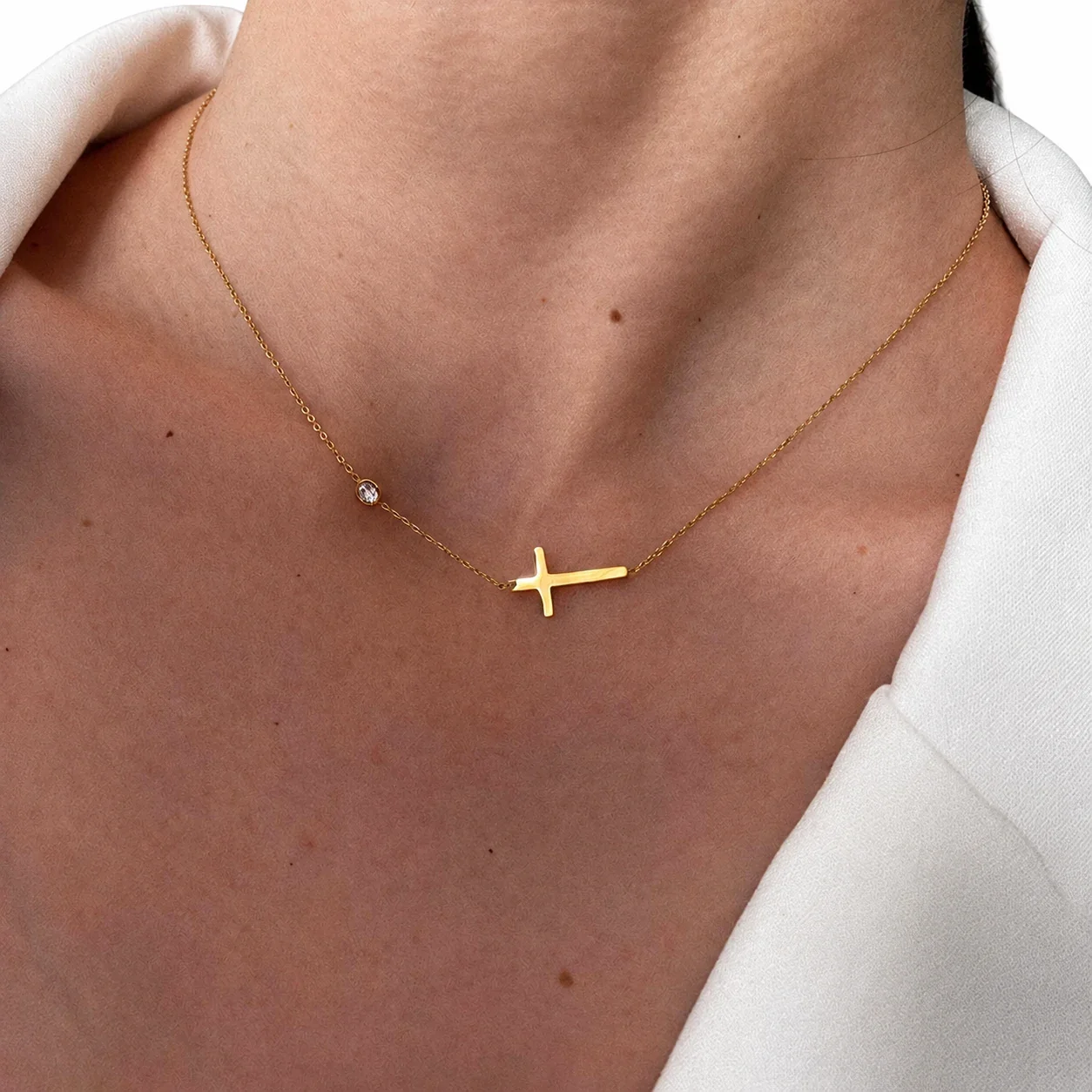 Ketting met Kruishanger en Kastgezet Kristal, 18K Verguld productfoto