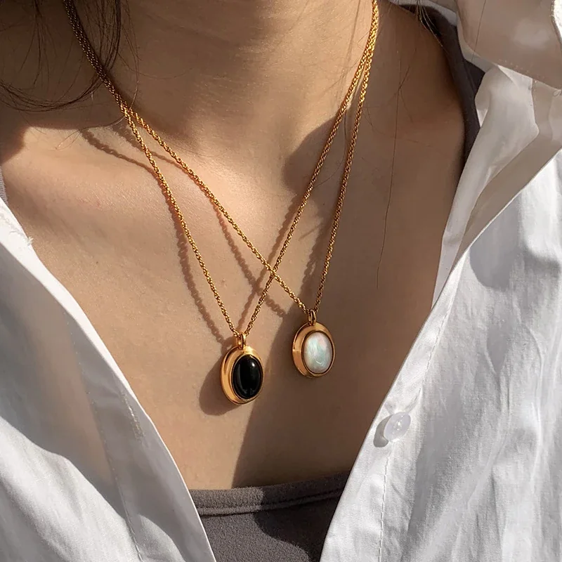 Hangerketting met ovale cabochon en koordketting, verguld productfoto