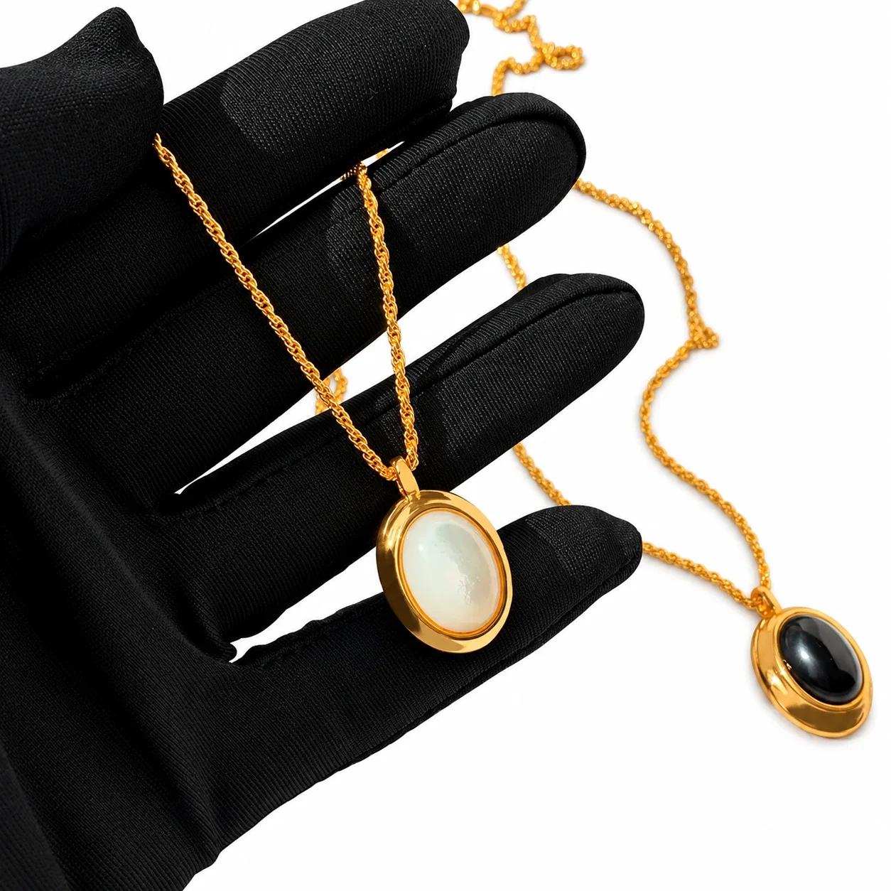 Hangerketting met ovale cabochon en koordketting, verguld productfoto