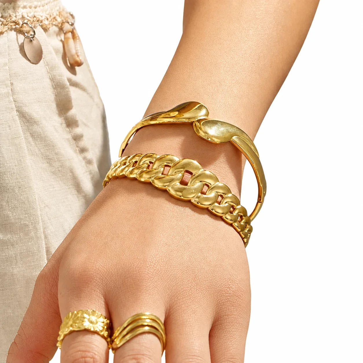Sculptural 18K Gold PVD Teardrop Curb 316L Bangle