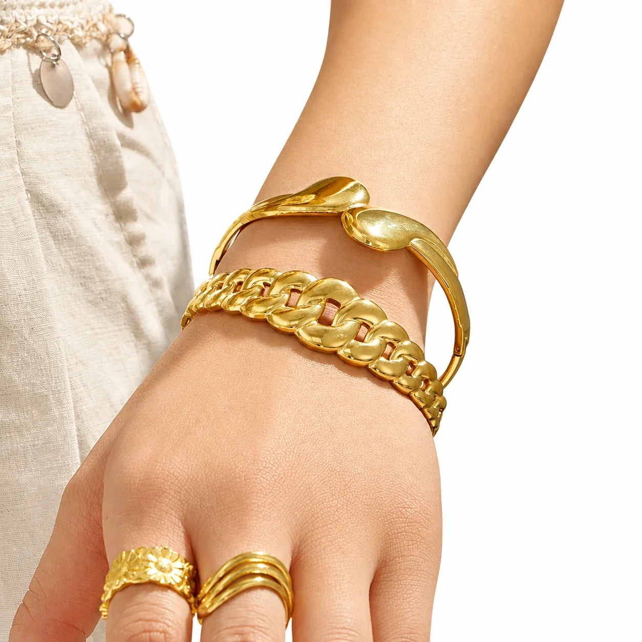 Sculptural 18K Gold PVD Teardrop Curb 316L Bangle