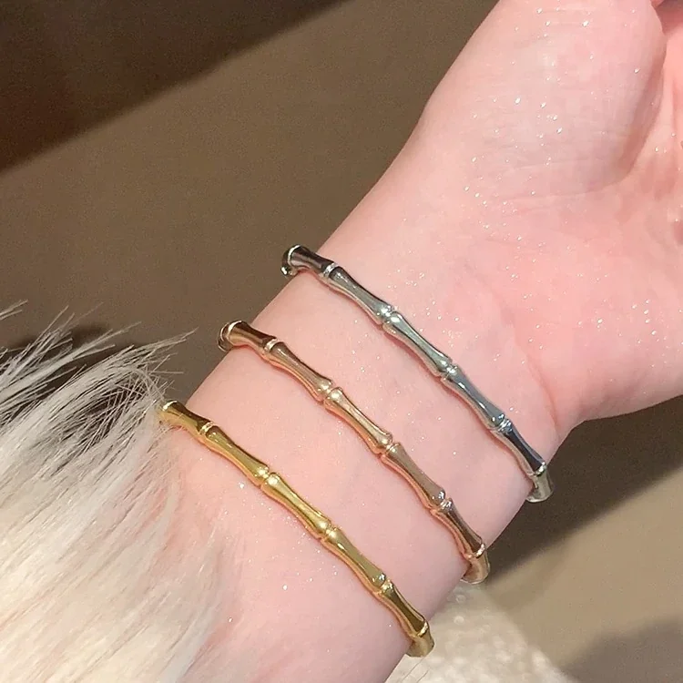 Foto del producto: Bamboo Segment Bangle in Gold-Plated Stainless Steel