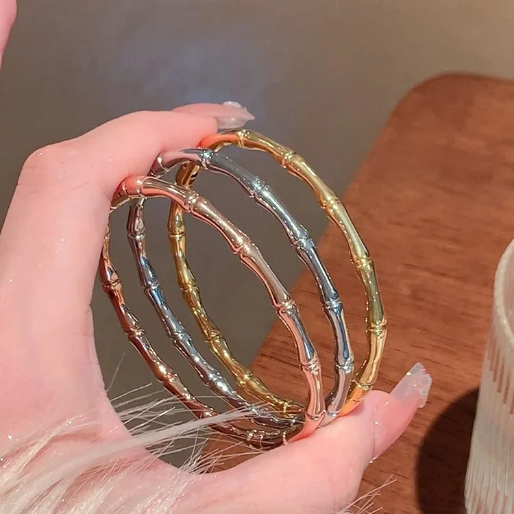 Foto del producto: Bamboo Segment Bangle in Gold-Plated Stainless Steel