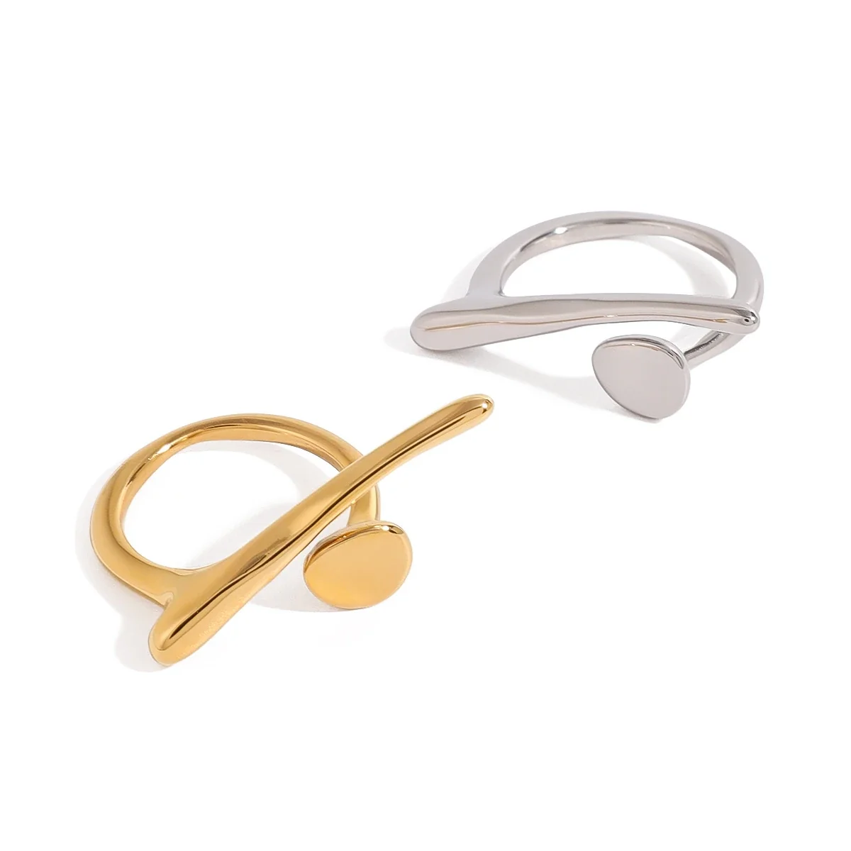 Foto del producto: Anillo de Acero Inoxidable Esculpido con Barra Abierta y Disco