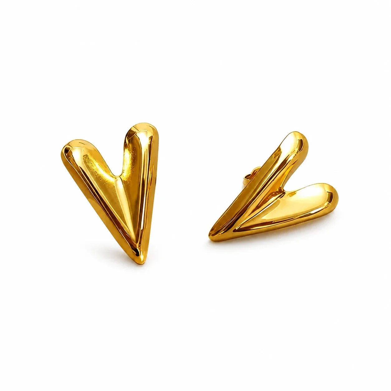Foto del producto: Pendientes acero inoxidable 316 PVD con forma de corazón y ranura en V en relieve