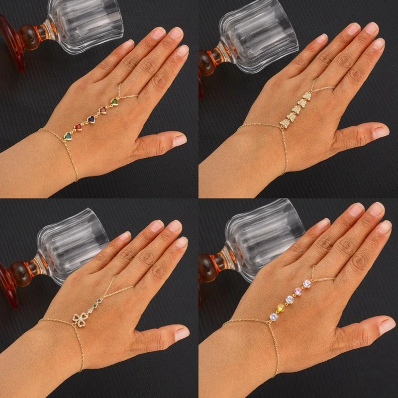 Foto del producto: Pulsera de cadena para mano con cinco circonitas en forma de corazón, chapada en oro