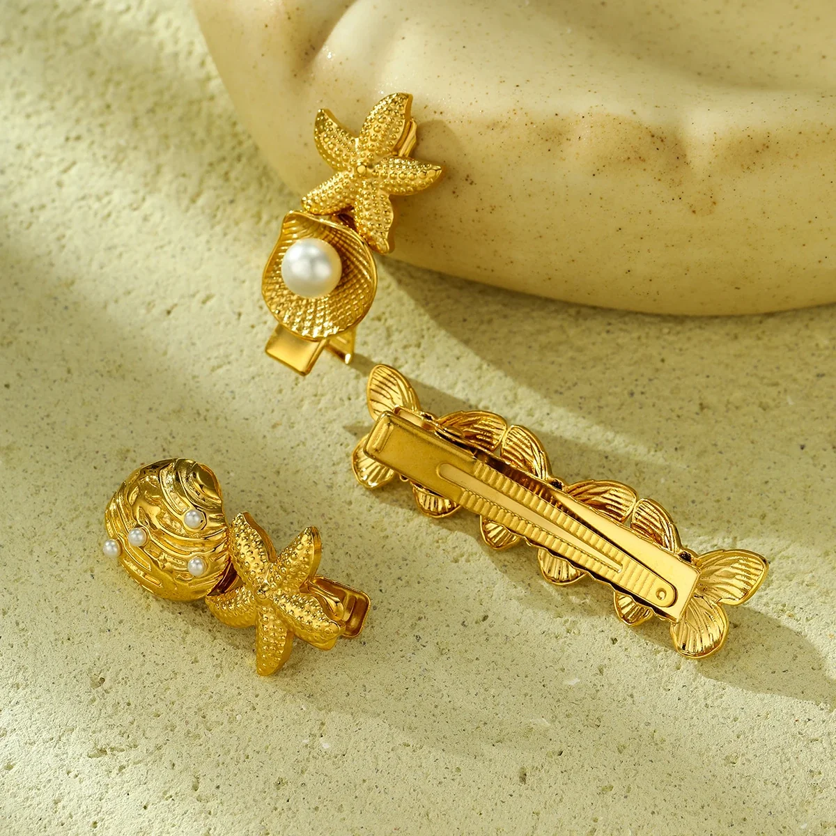 Foto del producto: Hair Clips with Butterfly, Shell and Pearl 18K Gold-Plated Steel
