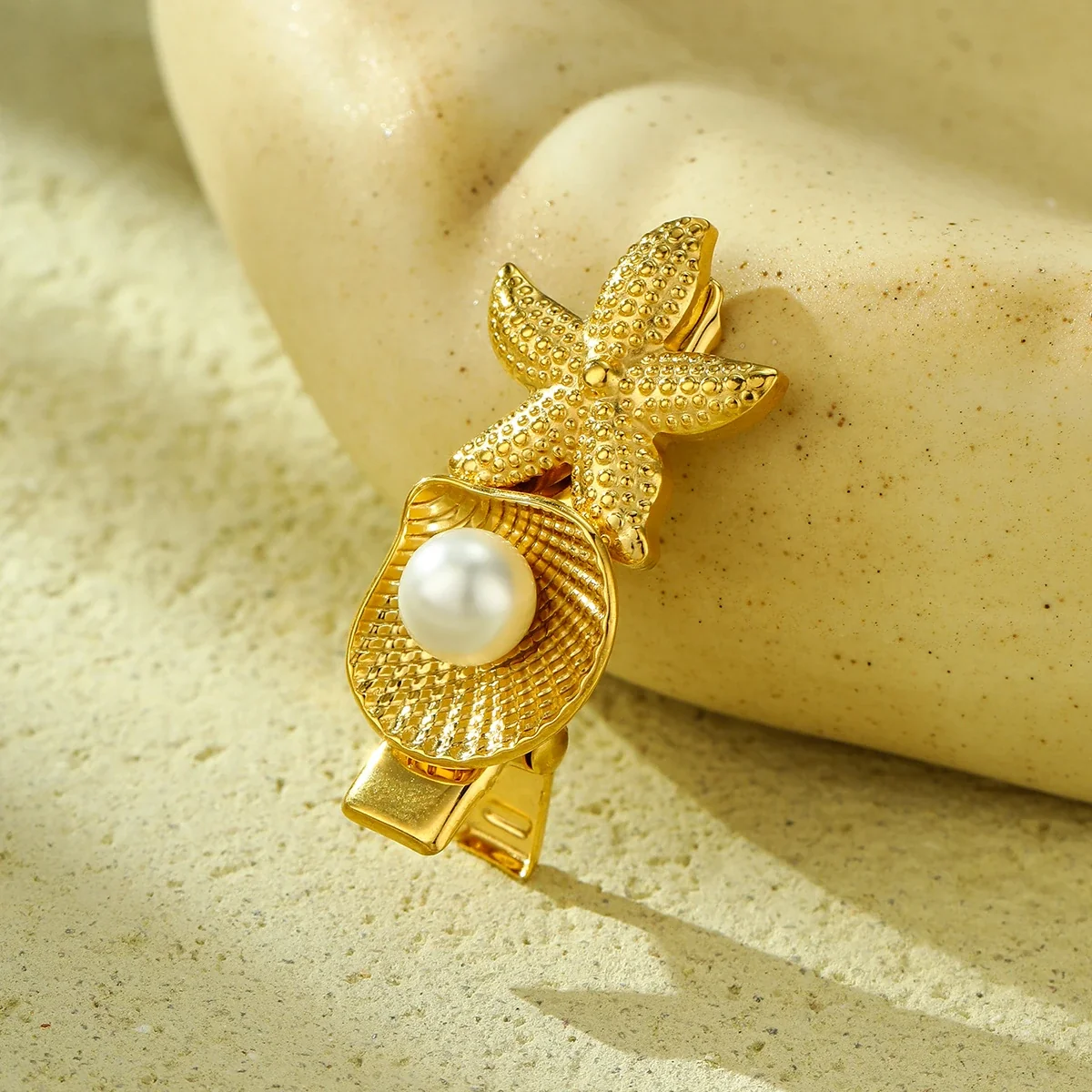 Foto del producto: Hair Clips with Butterfly, Shell and Pearl 18K Gold-Plated Steel