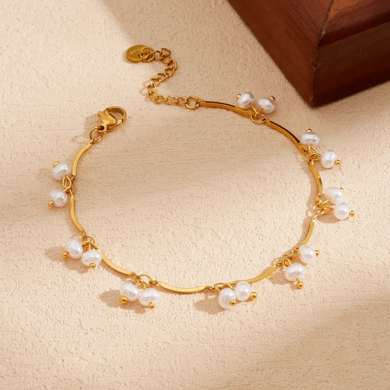 Pearl Cluster Bracelet with Curved Bars, Gold-Plated Steel