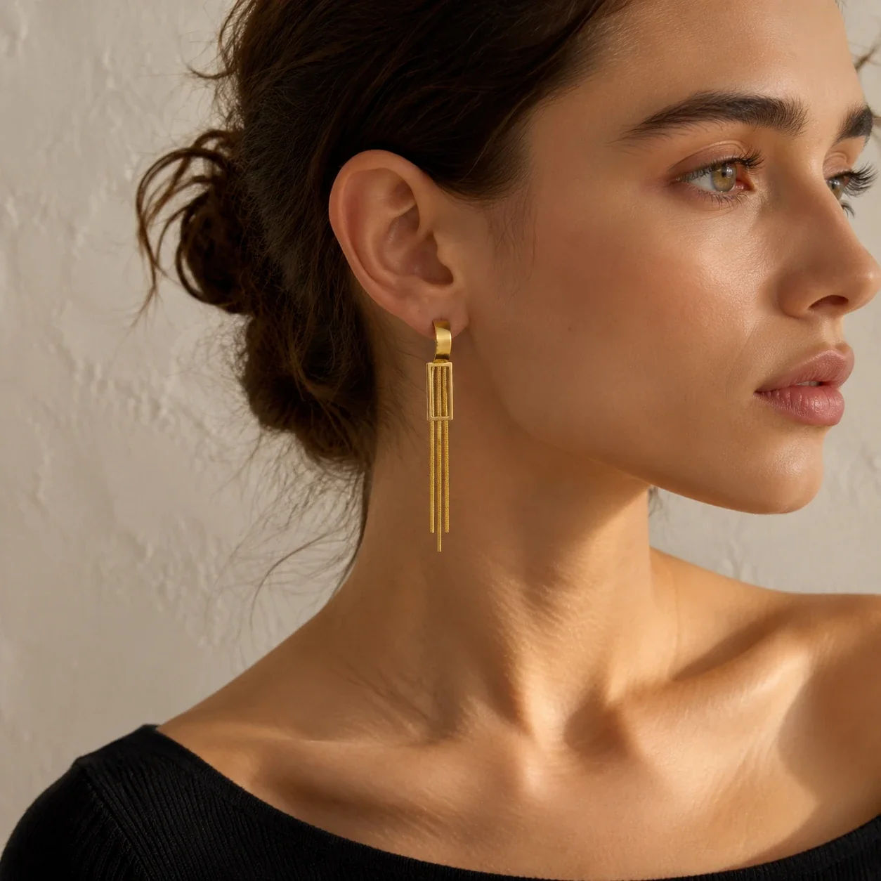 Foto del producto: Pendientes largos geométricos con borlas de cadena serpiente chapados en oro