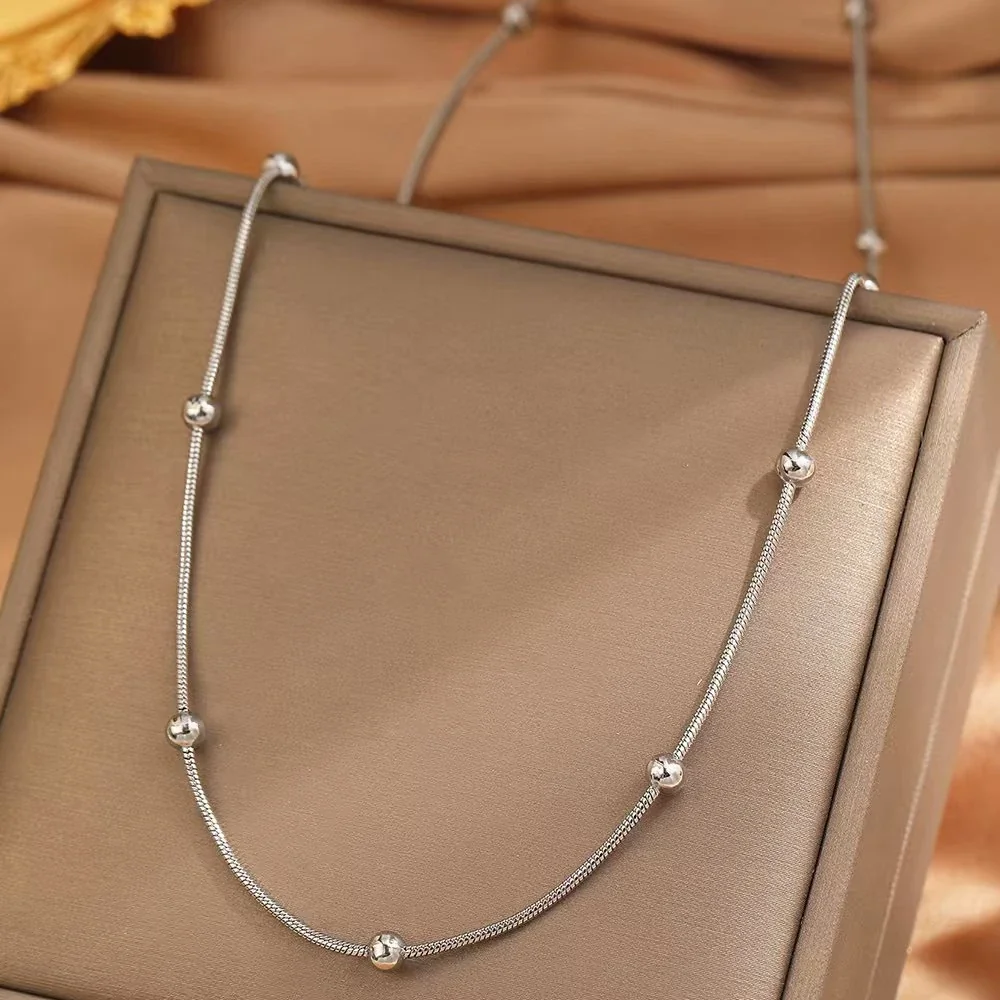 Foto del producto: Collar de cadena serpiente con cuentas de bola espaciadas en acero inoxidable