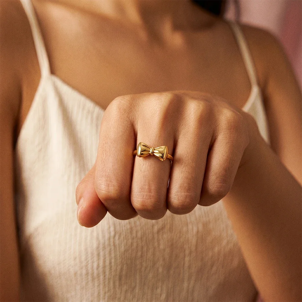 Bow Ring with Sculpted Ribbon Loops in Gold-Plated Steel