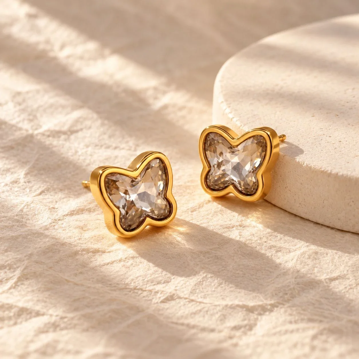 Foto del producto: Conjunto de Joyas de Mariposa con Circonitas en Acero Inoxidable Chapado en Oro