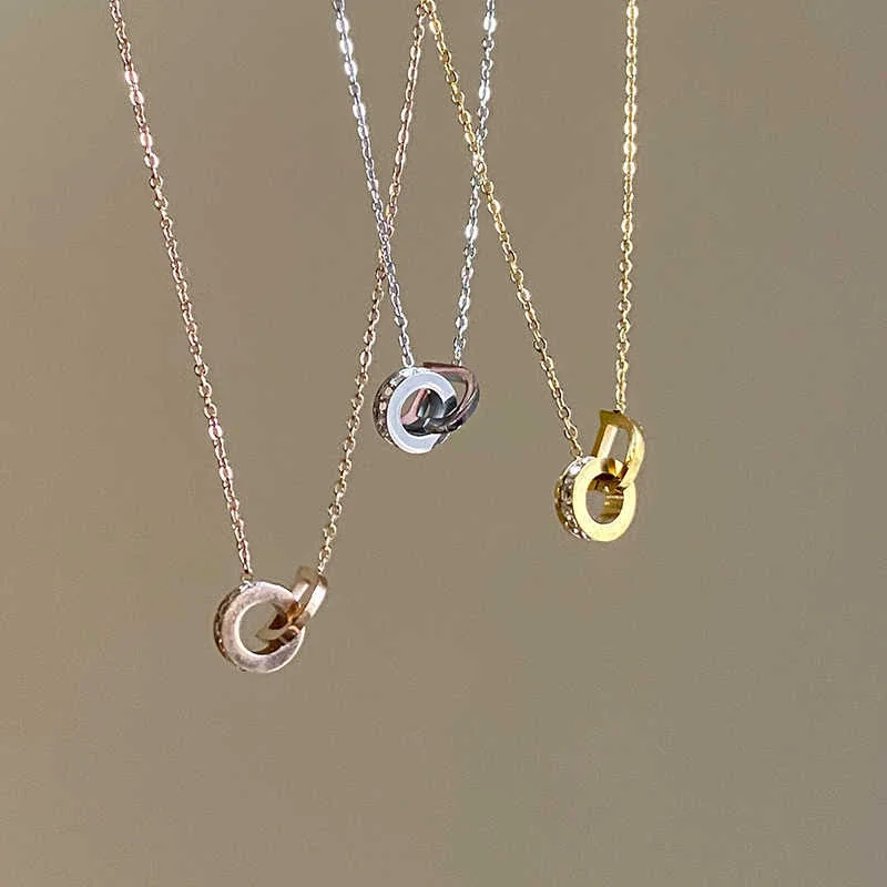 Produktfoto: D Letter Necklace, Interlocking Ring Crystal Accent, Stainless Steel