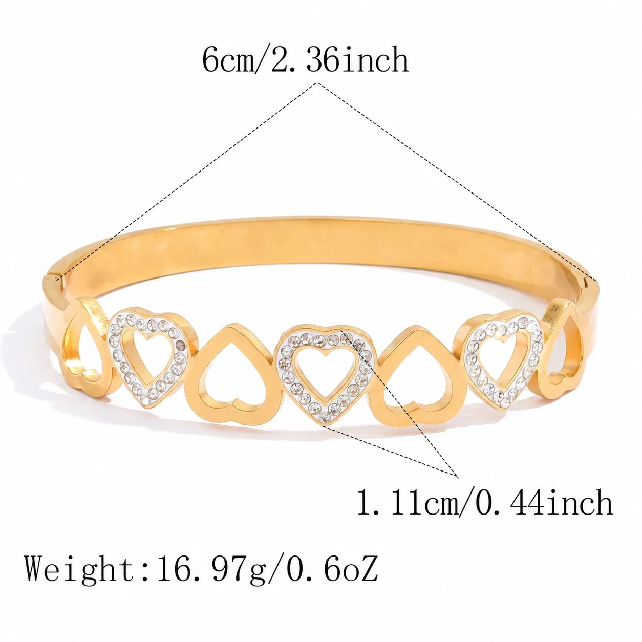 Foto del producto: Brazalete rígido con corazones y eslabones grumet de cristal, PVD de oro de 18K