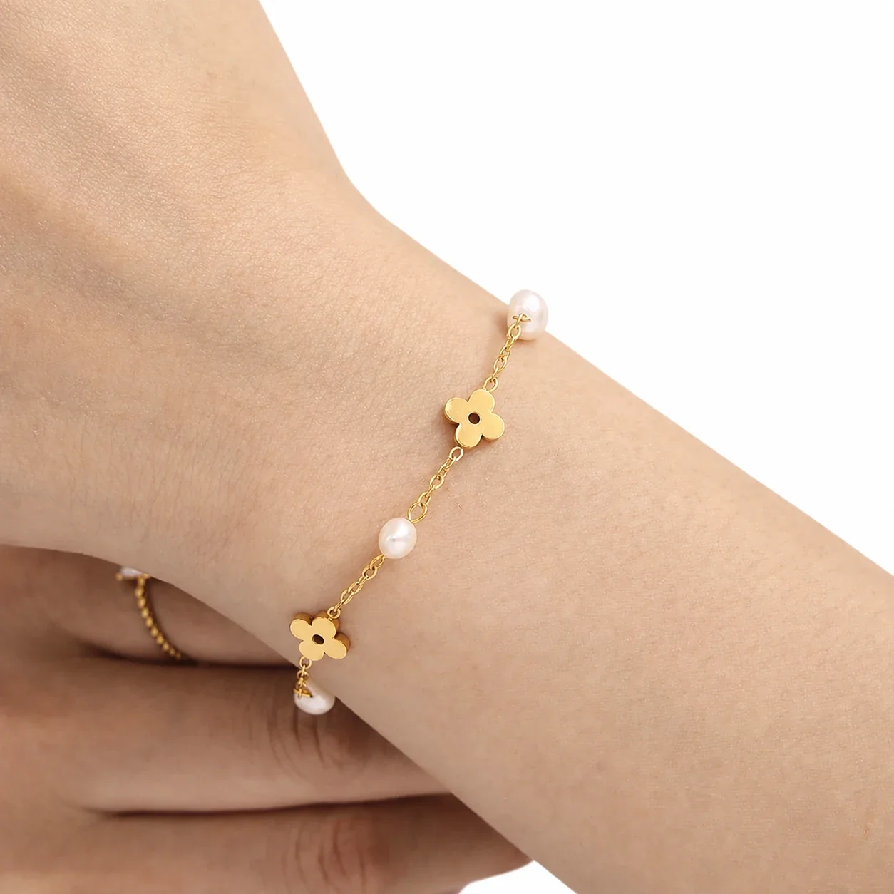 Delicate 18K Gold-Plated Stainless Steel Flower Pearl Jewelry Set