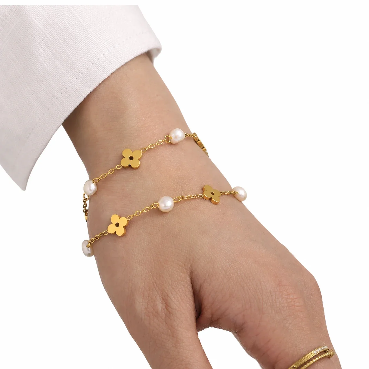 Delicate 18K Gold-Plated Stainless Steel Flower Pearl Jewelry Set
