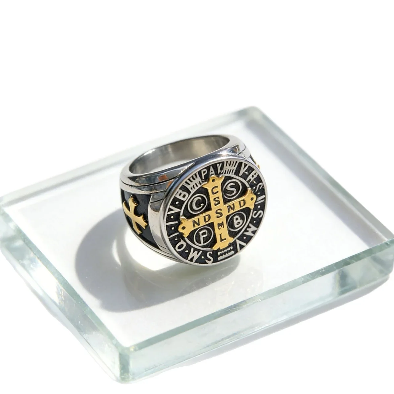 Foto prodotto: Anello sigillo con croce della Medaglia di San Benedetto in acciaio inossidabile 316