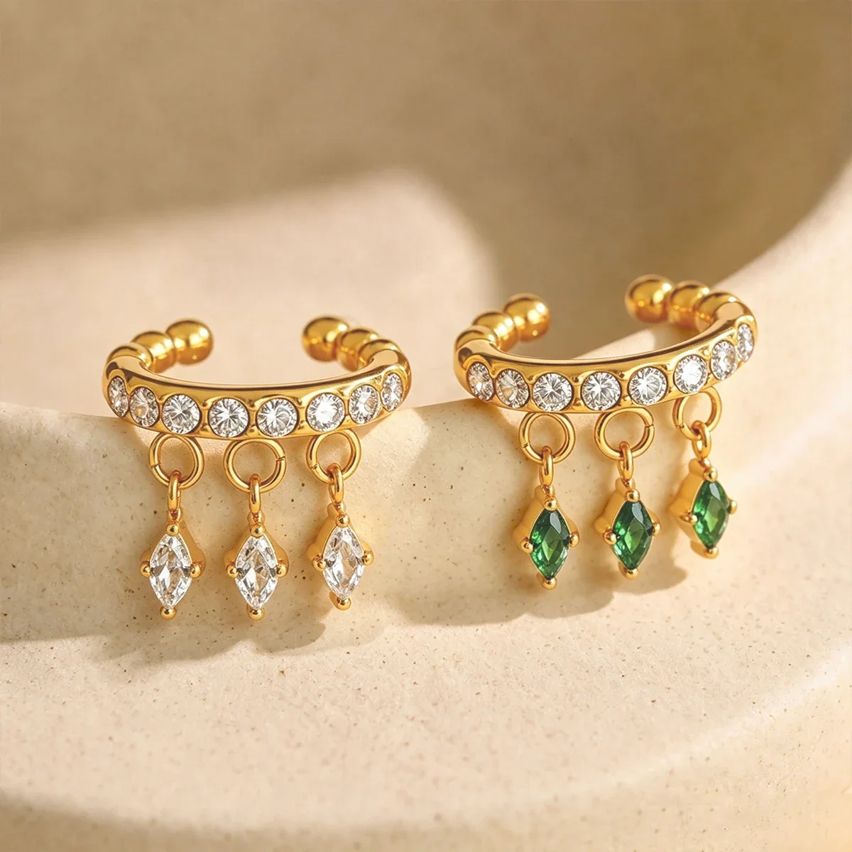 Ear cuff: kristallen rij & marquise hangers, verguld roestvrij staal productfoto