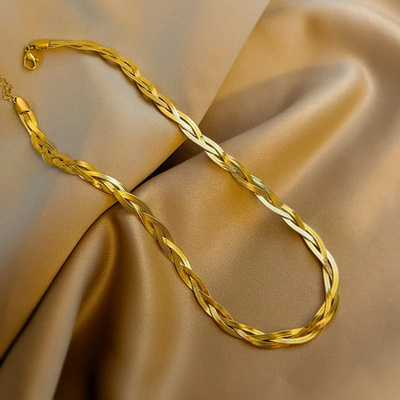 Gevlochten ketting met drie strengen van roestvrij staal productfoto