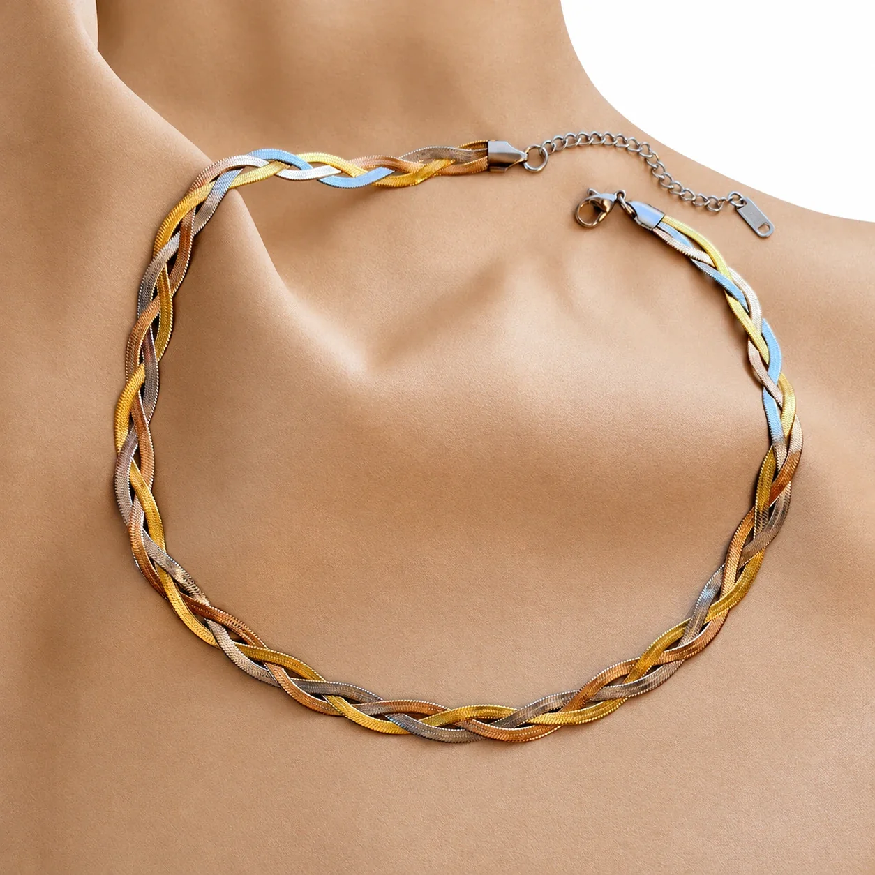 Gevlochten ketting met drie strengen van roestvrij staal productfoto