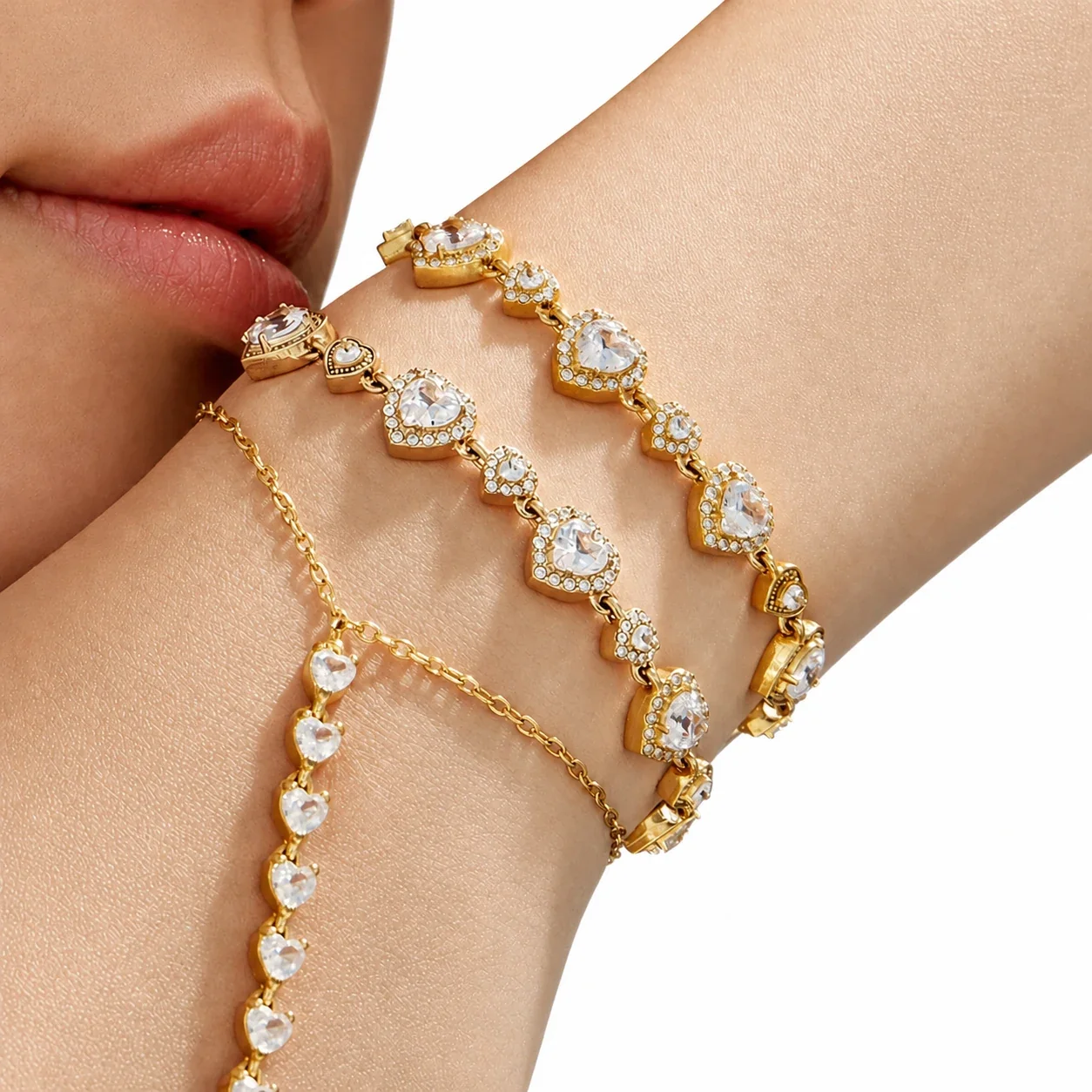 Foto del producto: Pulsera de Acero Inoxidable Mujer con Circonitas en Forma de Corazón 316L - PVD