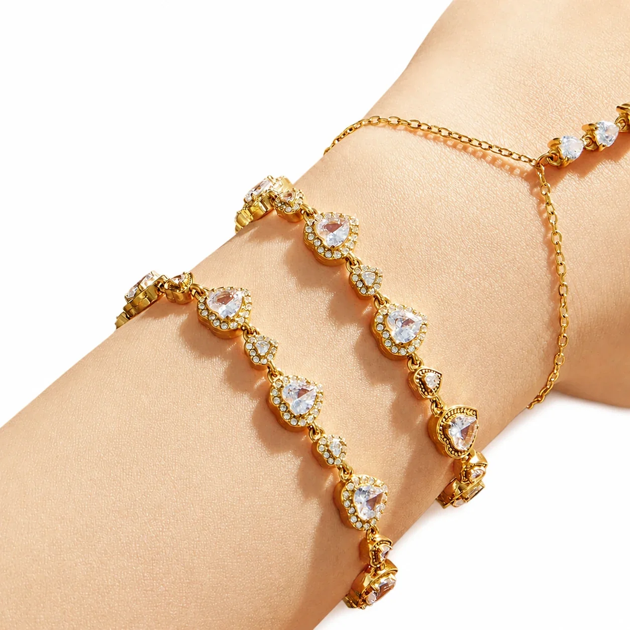 Foto del producto: Pulsera de Acero Inoxidable Mujer con Circonitas en Forma de Corazón 316L - PVD