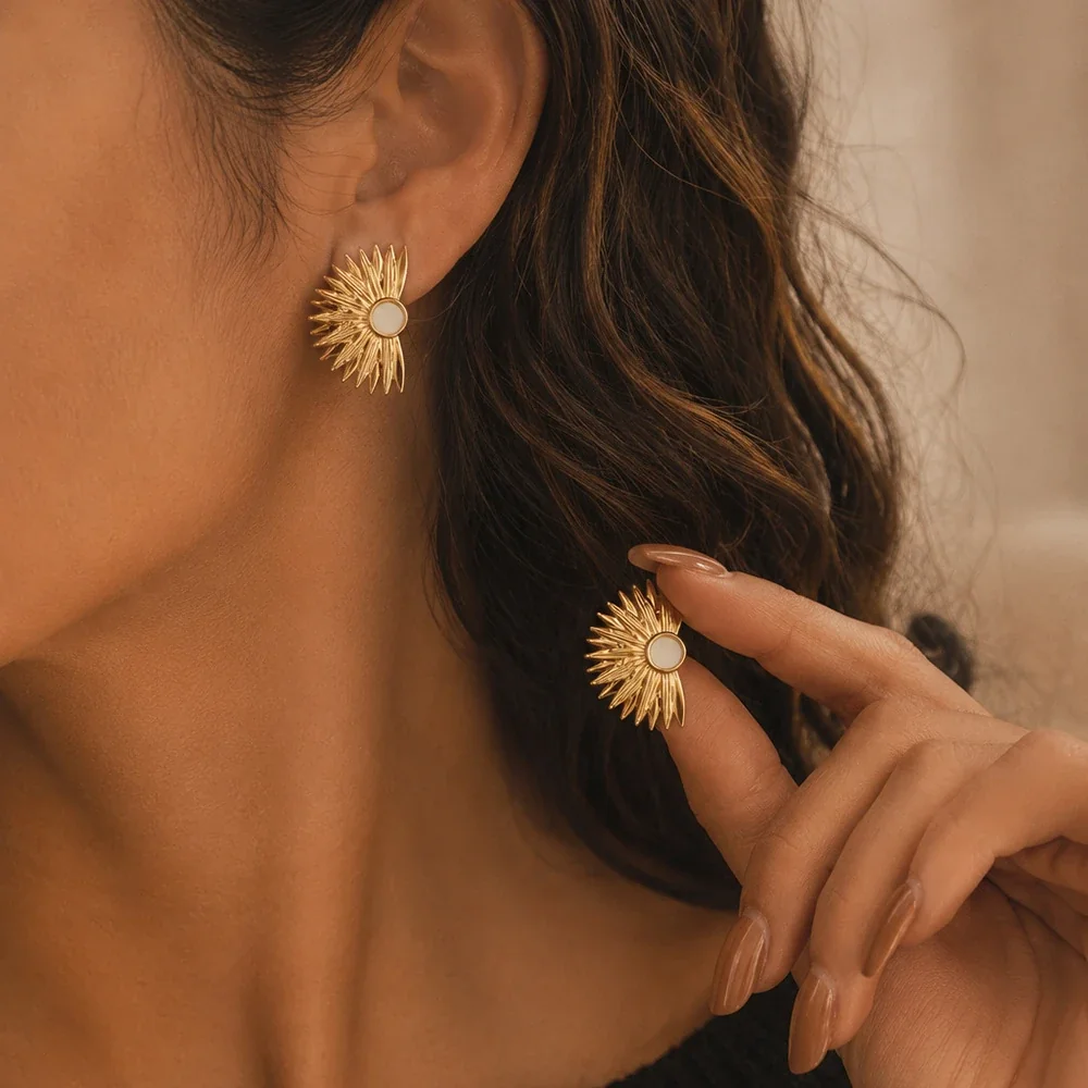 Photo produit : Boucles d’oreilles puces soleil à centre blanc, acier inoxydable 316