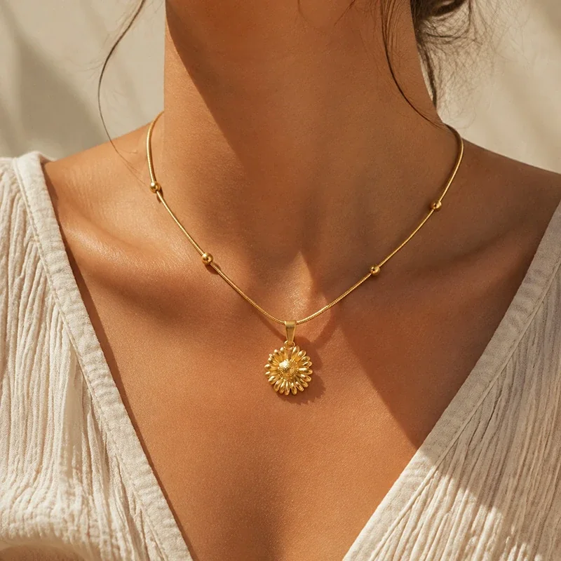 Daisy Stainless Steel Pendant Necklace with Beaded Snake Chain