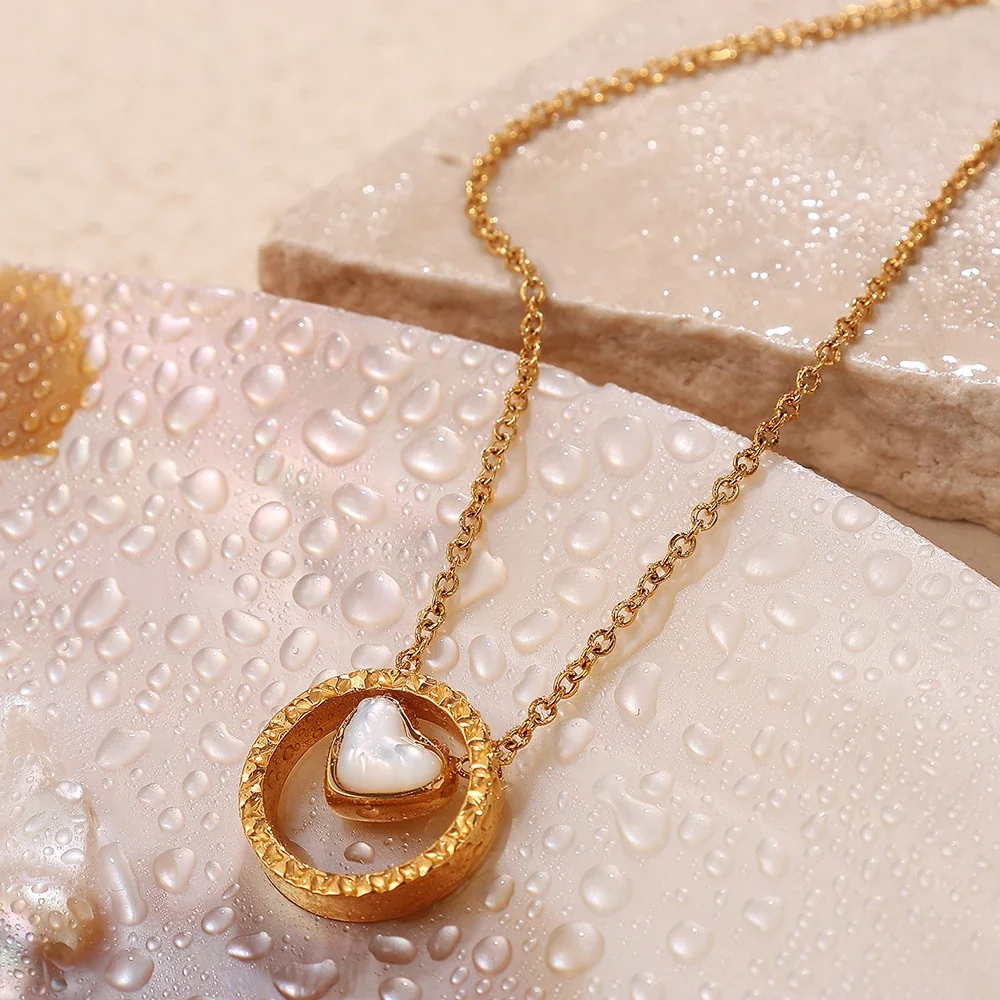 Necklace: Heart Shell Textured Circle 18K Gold-Plated