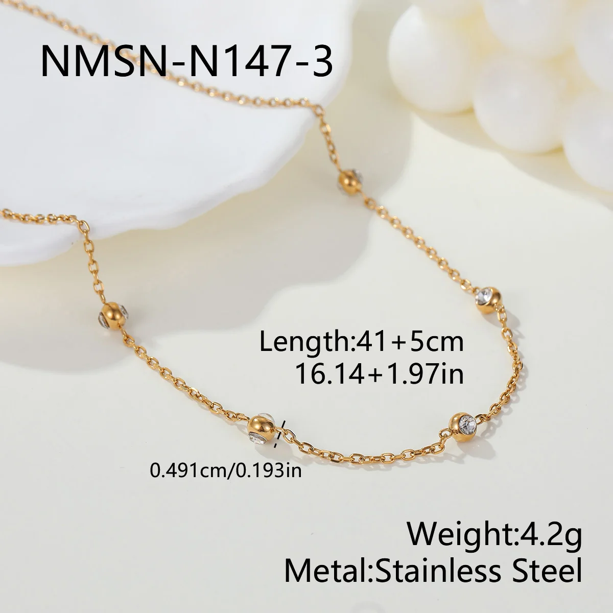 Ketting: Vijf kristallen in kastzetting van 18K verguld roestvrij staal productfoto