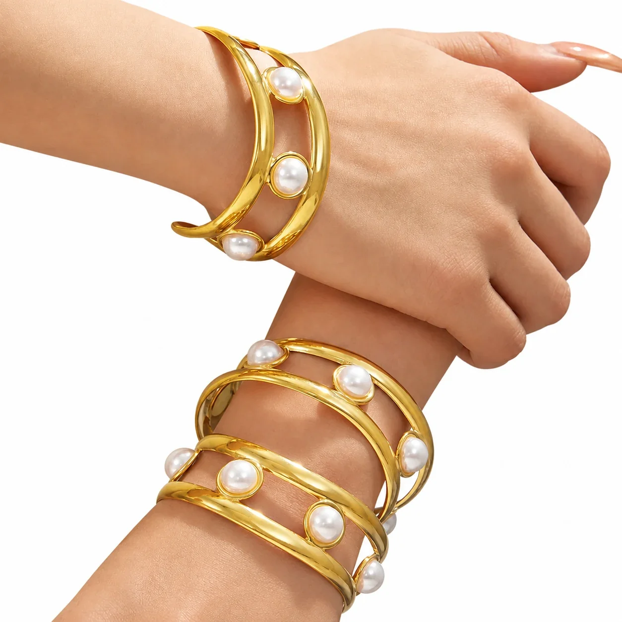 Openwork 18K Gold-Plated 316L Shell Pearl Cuff Bracelet