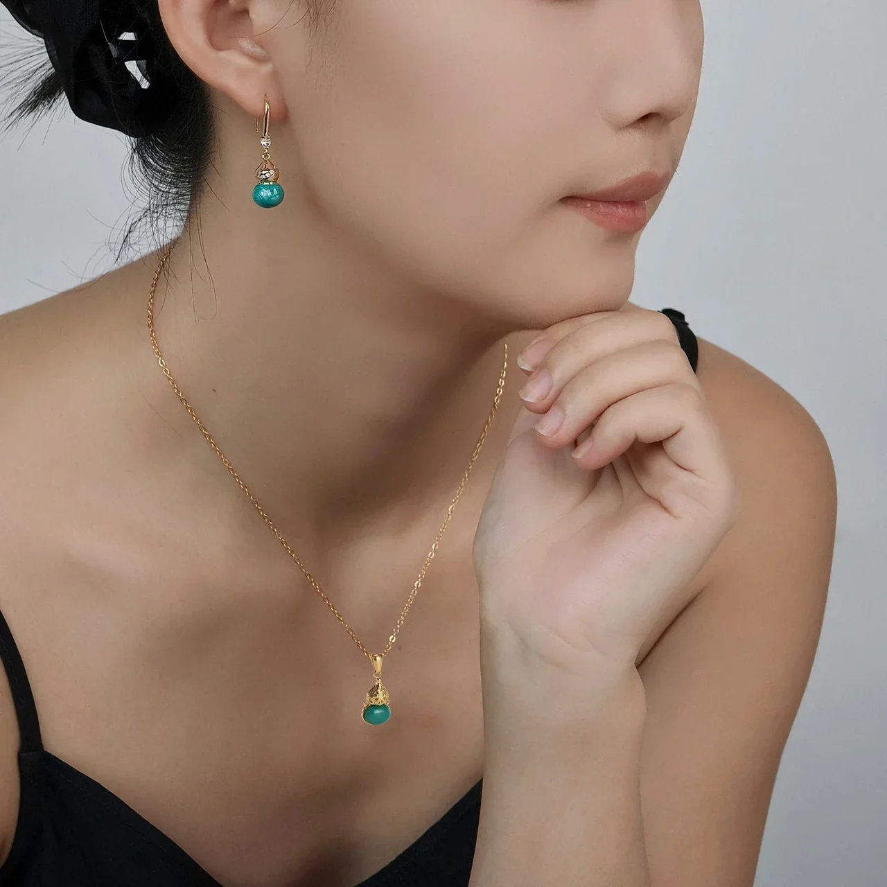 Gourd Pendant Necklace, Oval Crystal, Gold-Plated Stainless Steel