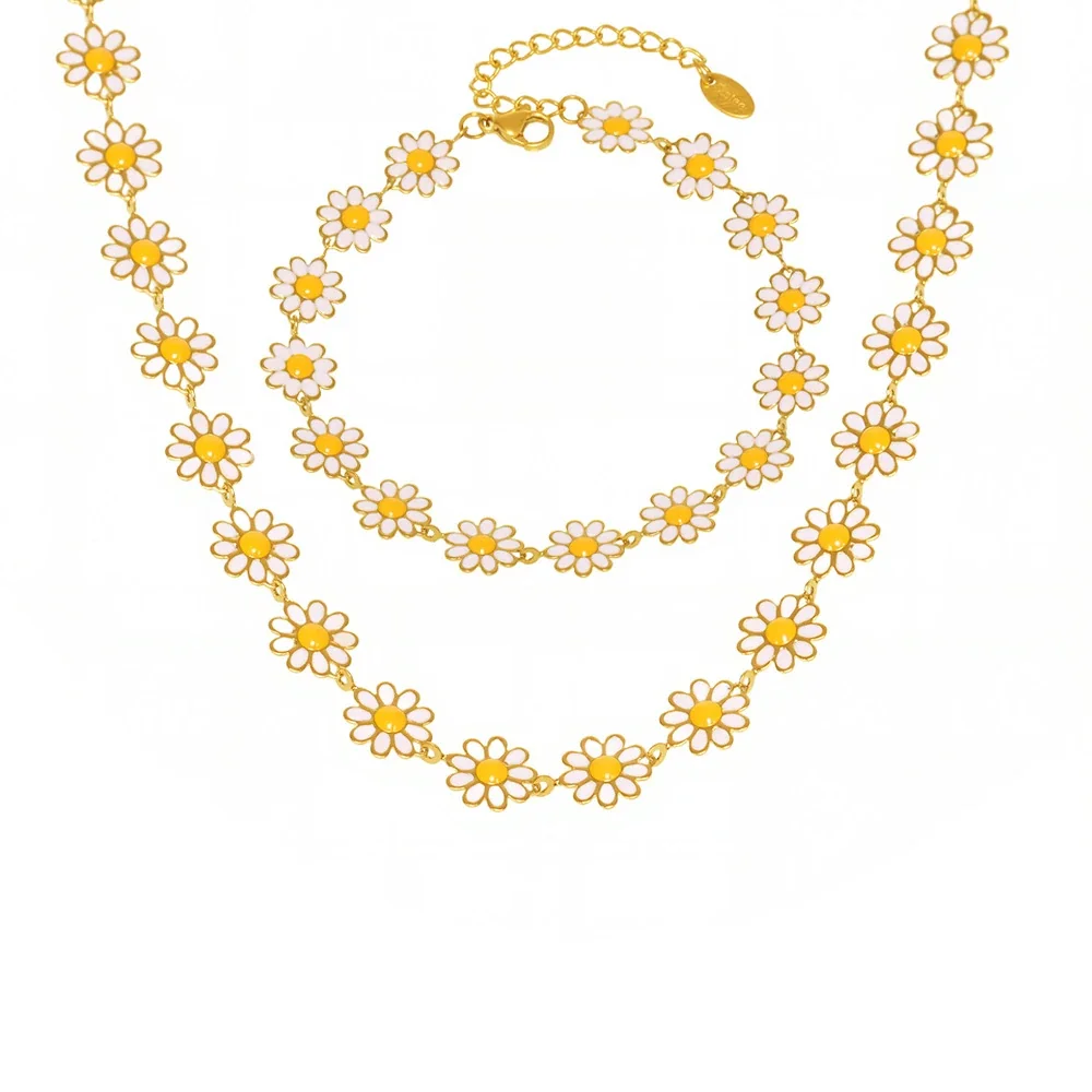 Playful 18K Gold-Plated Enamel Daisy Link Jewelry Set