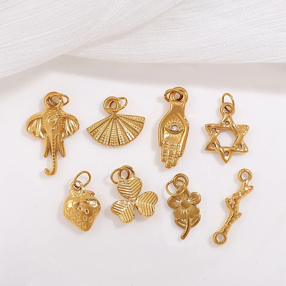 Foto do produto: Pendant Charms, 8 Motifs in 18K Gold-Plated Stainless Steel