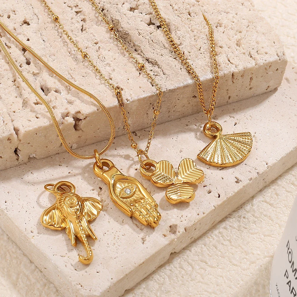 Foto do produto: Pendant Charms, 8 Motifs in 18K Gold-Plated Stainless Steel