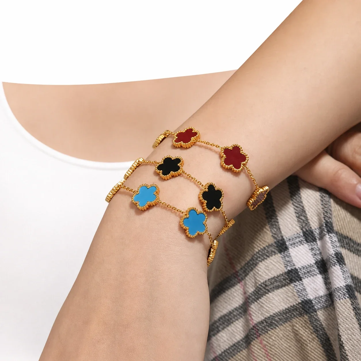 Elegant Gold-Plated Five Clover Station Chain Bracelet