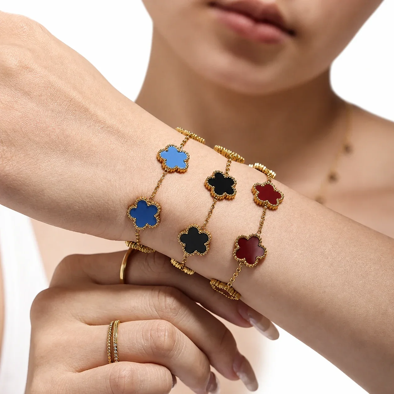 Elegant Gold-Plated Five Clover Station Chain Bracelet