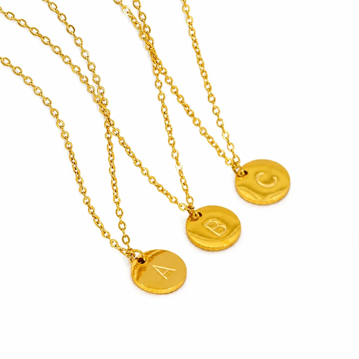Refined Gold-Plated Disc Initial Chain Necklace